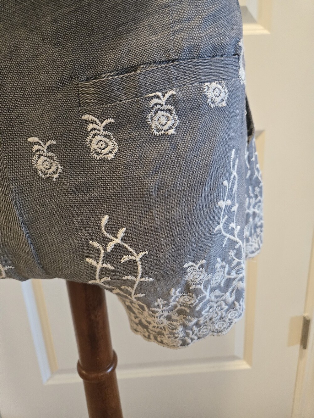 Rachel Roy Navy Blue Sleeveless Button Front Romper with Embroideredy, Size 2 - Picture 8 of 11